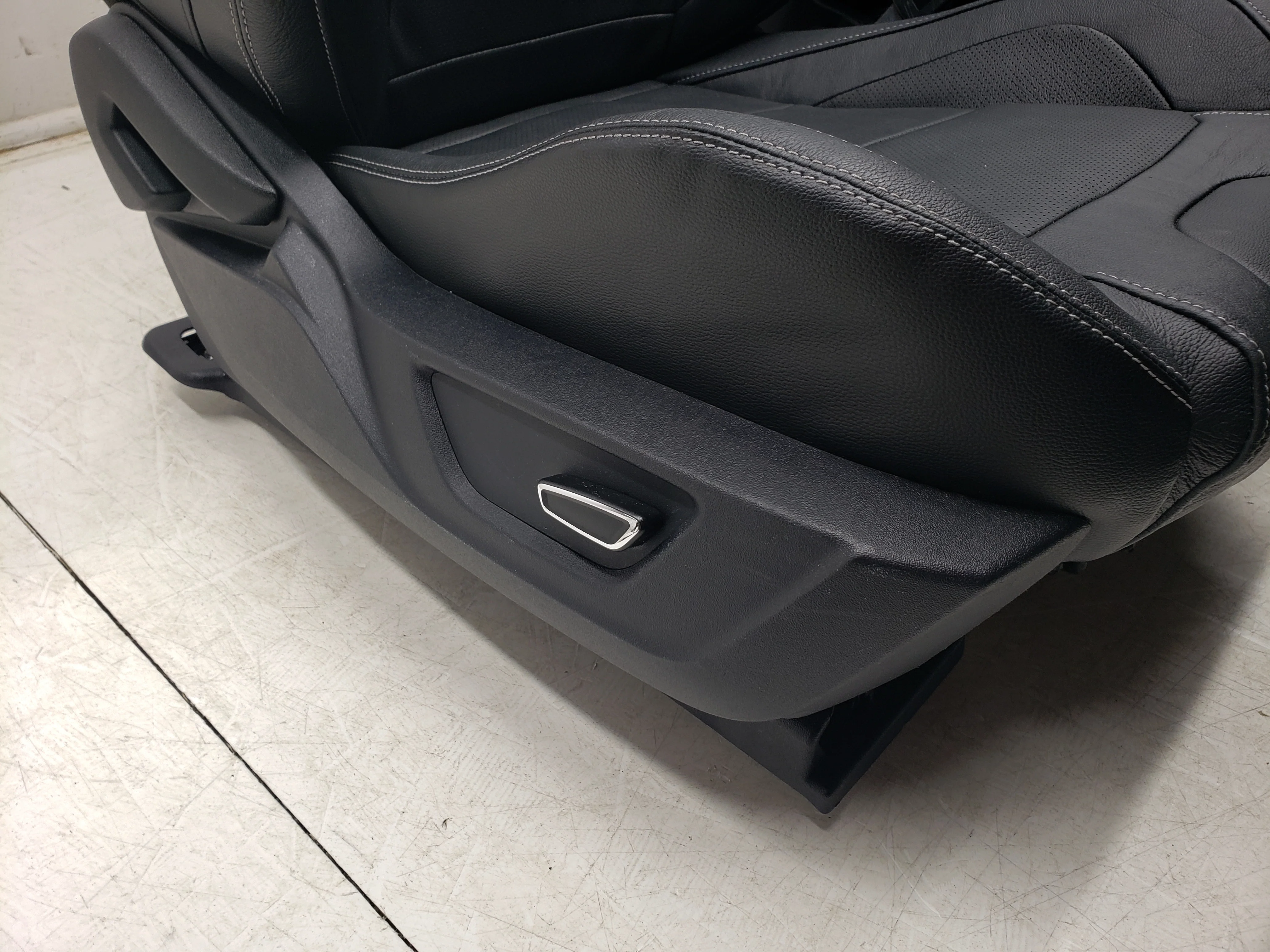Mustang Recaro Seats, Heated & Cooled, Powered Coupe 2015-2023 - Image 8