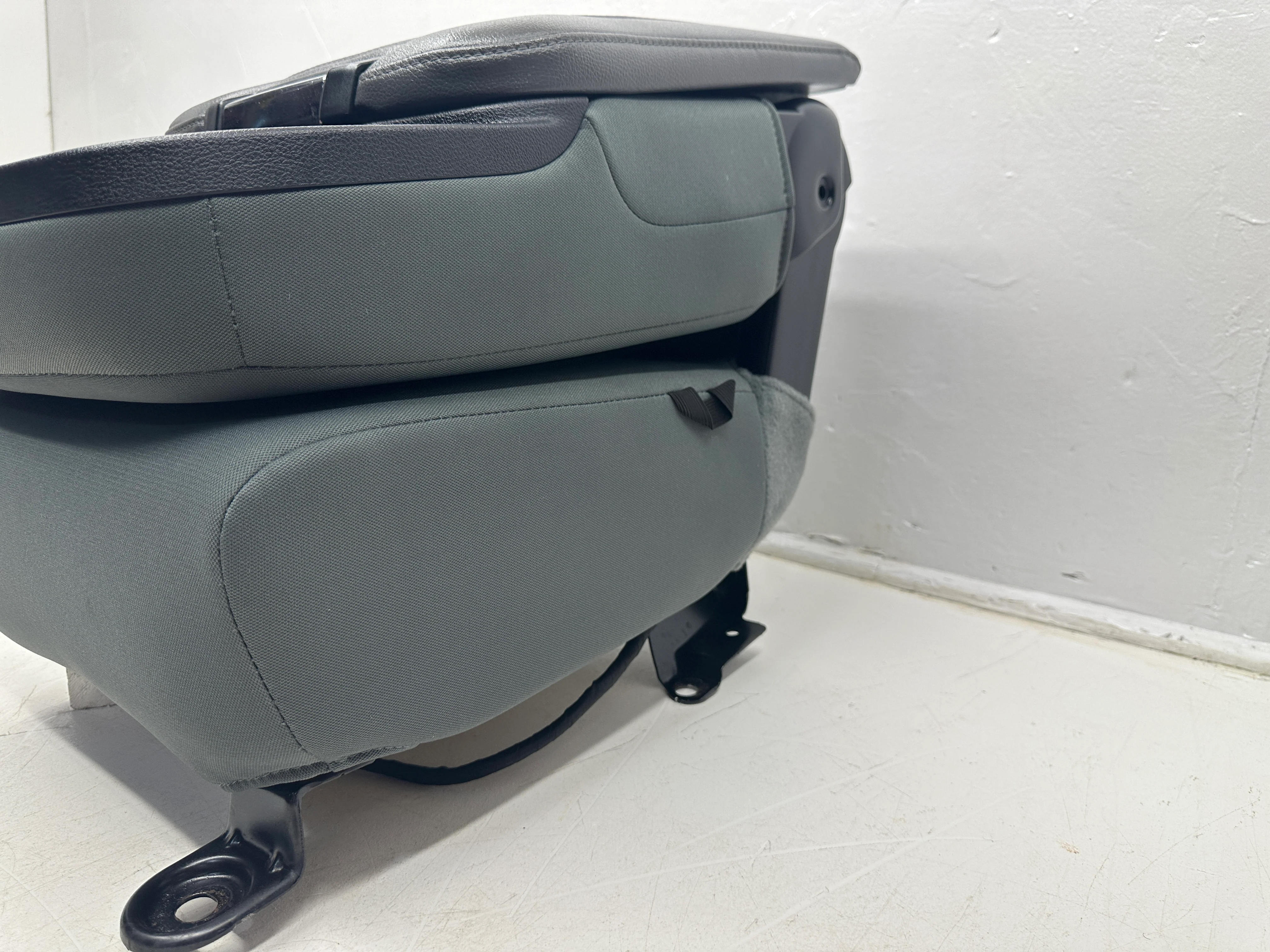 Dodge Ram Center Jump Seat, 2009 - 2018 Gray Cloth, w/ upper Storage #3000 - Image 3