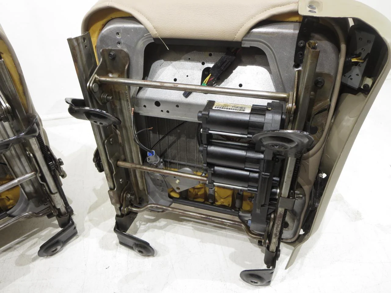 Ford Super Duty Seats 1999-2007, Custom Built Katzkin Leather Seats - Image 15