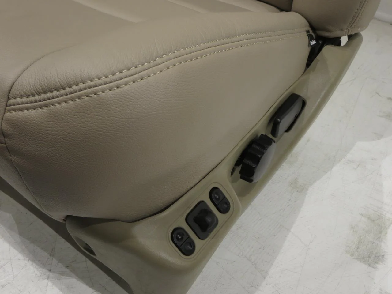 Ford Super Duty Seats 1999-2007, Custom Built Katzkin Leather Seats - Image 7
