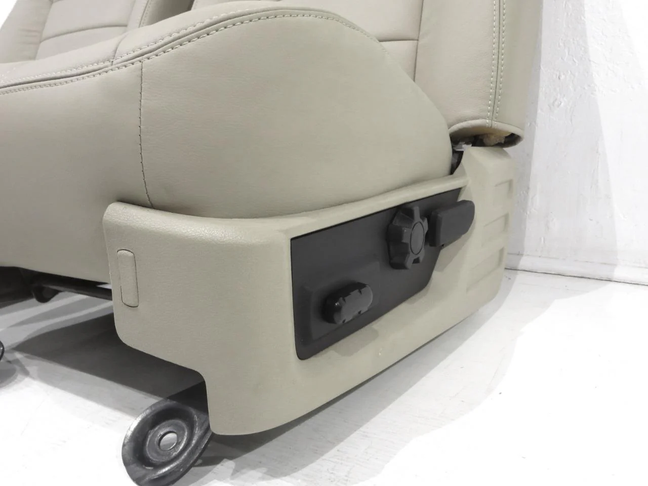 2008 - 2010 New Stone Leather Custom Ford Super Duty F250 Seats #0009 - Image 5