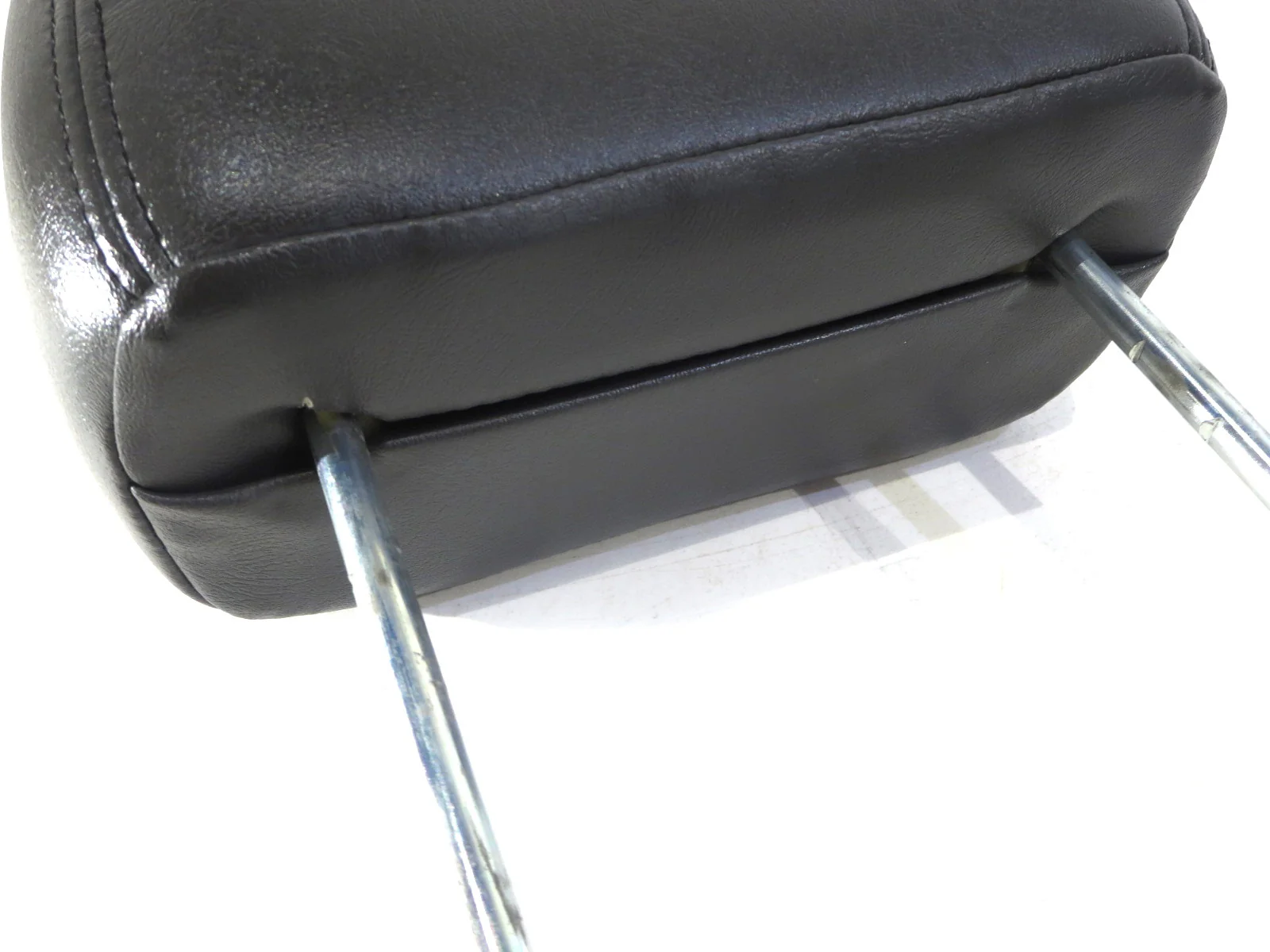 Headrest | GM 2000-2006 | Vinyl | Dark Pewter | Height Adjustable - Image 3