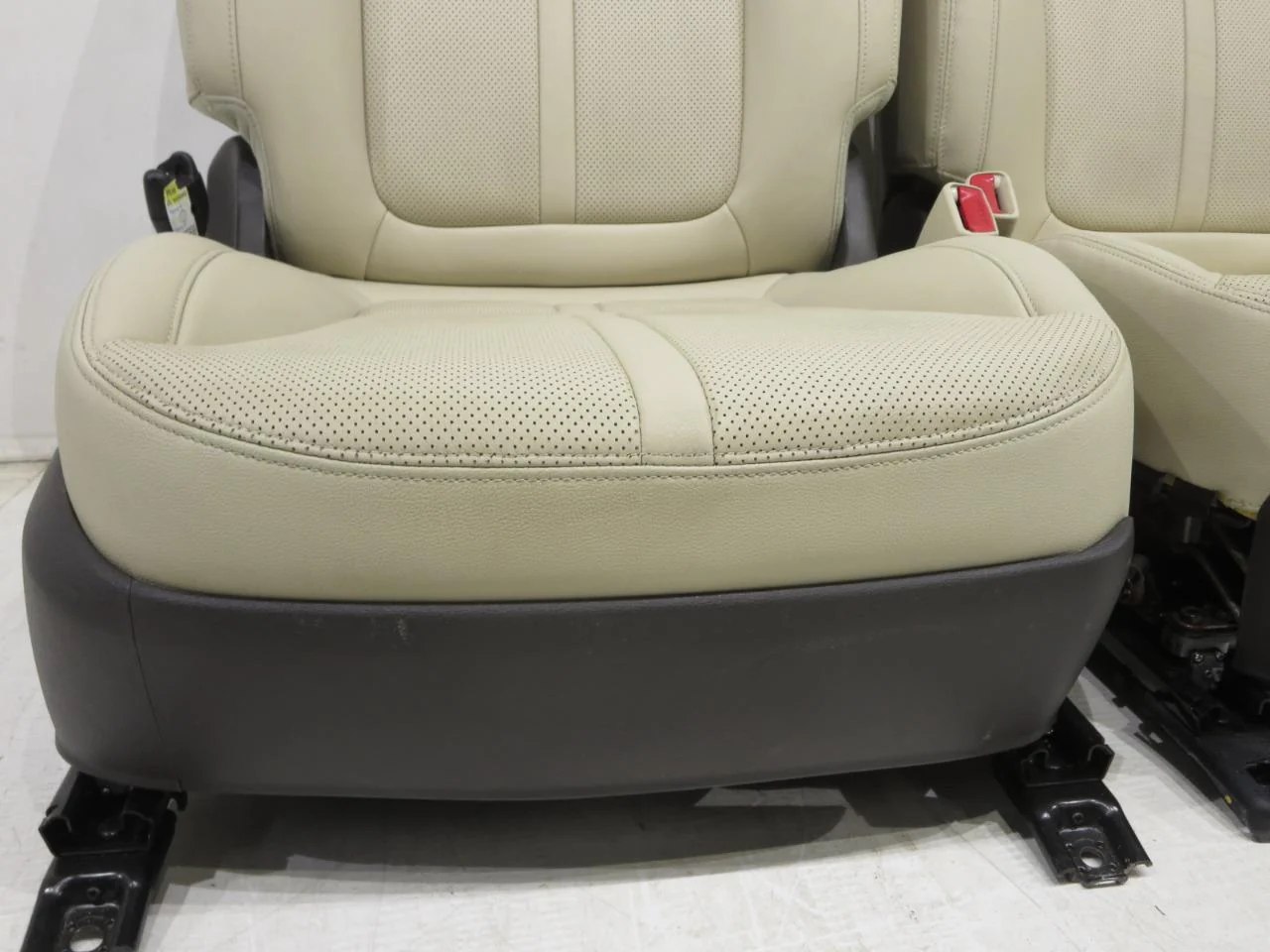 Kia K900 Seats 2015-2017 Beige Leather, Heated & Ventilated #7899i - Image 10