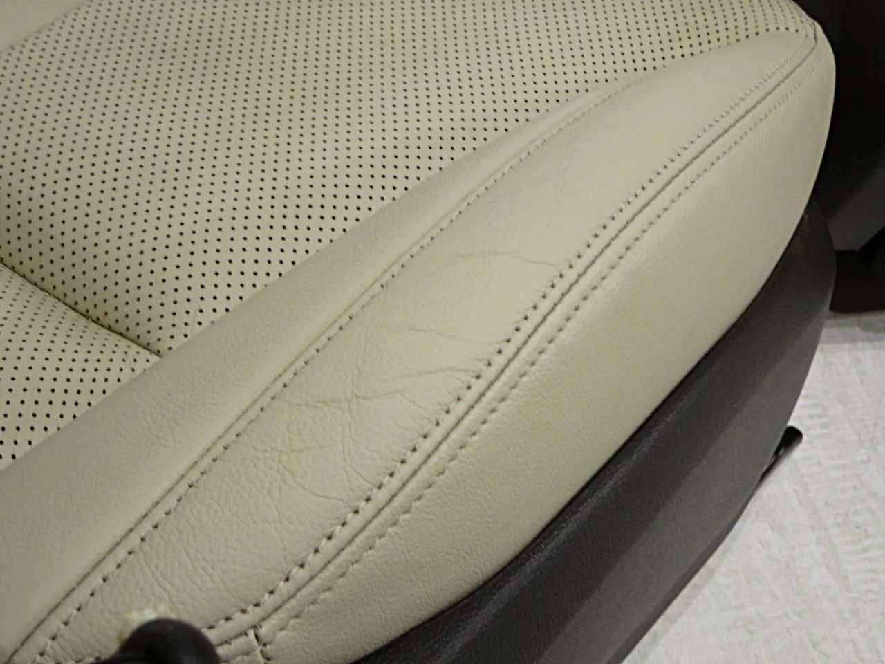 Kia K900 Seats 2015-2017 Beige Leather, Heated & Ventilated #7899i - Image 12