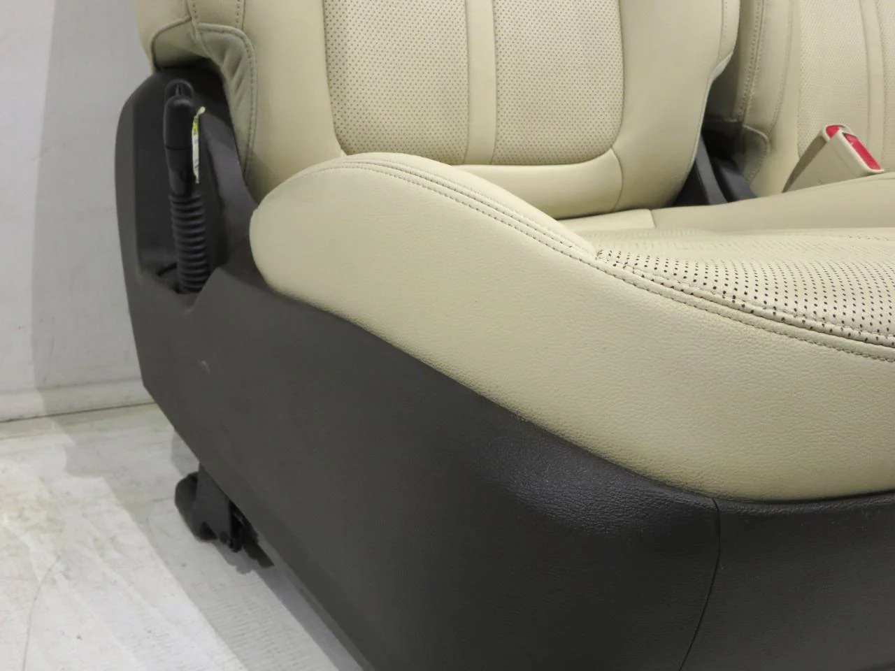 Kia K900 Seats 2015-2017 Beige Leather, Heated & Ventilated #7899i - Image 6