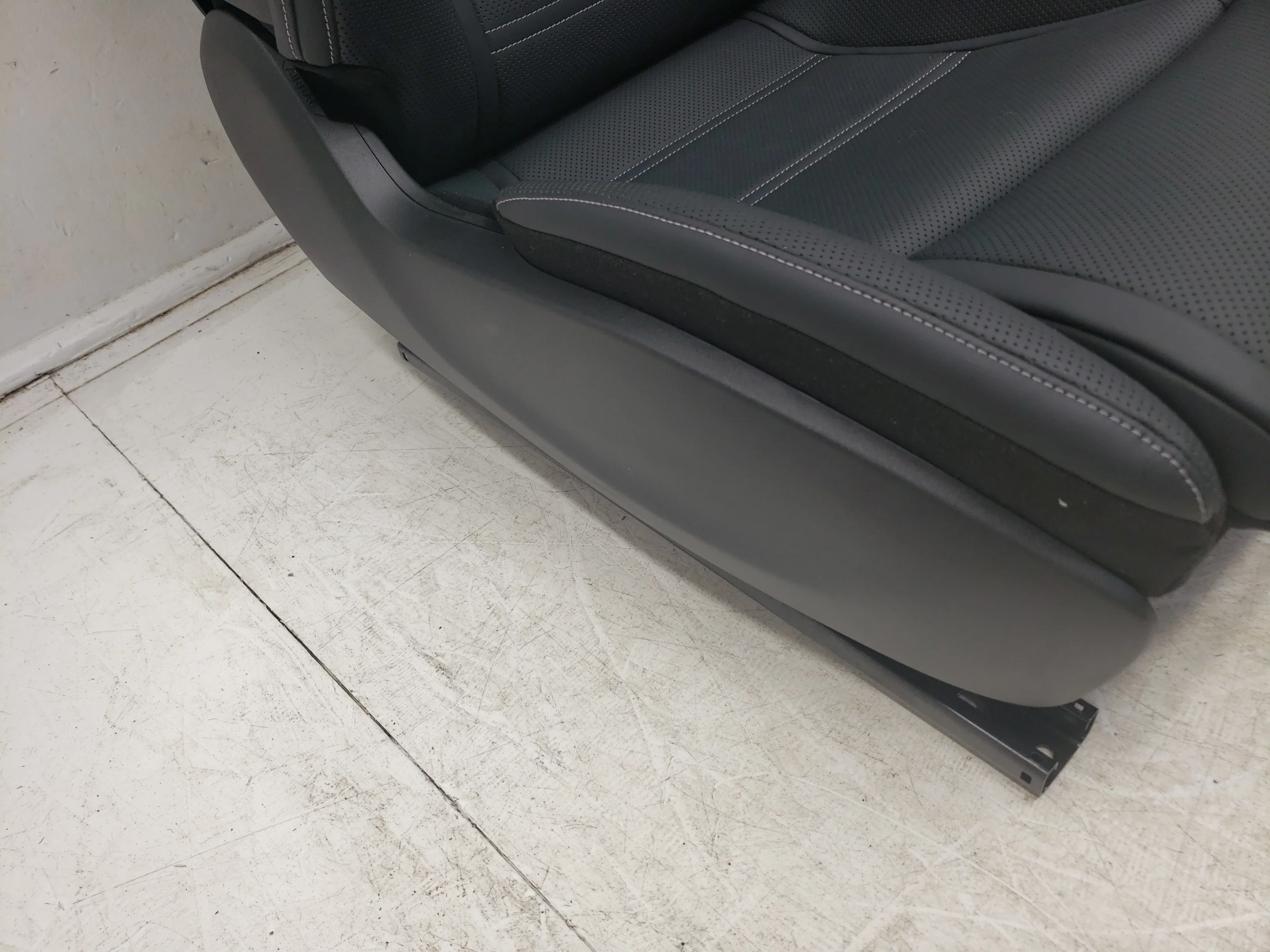 Mercedes AMG SL Seats 2022-2025, Dynamic R232 with AIR SCARF #1595 - Image 6