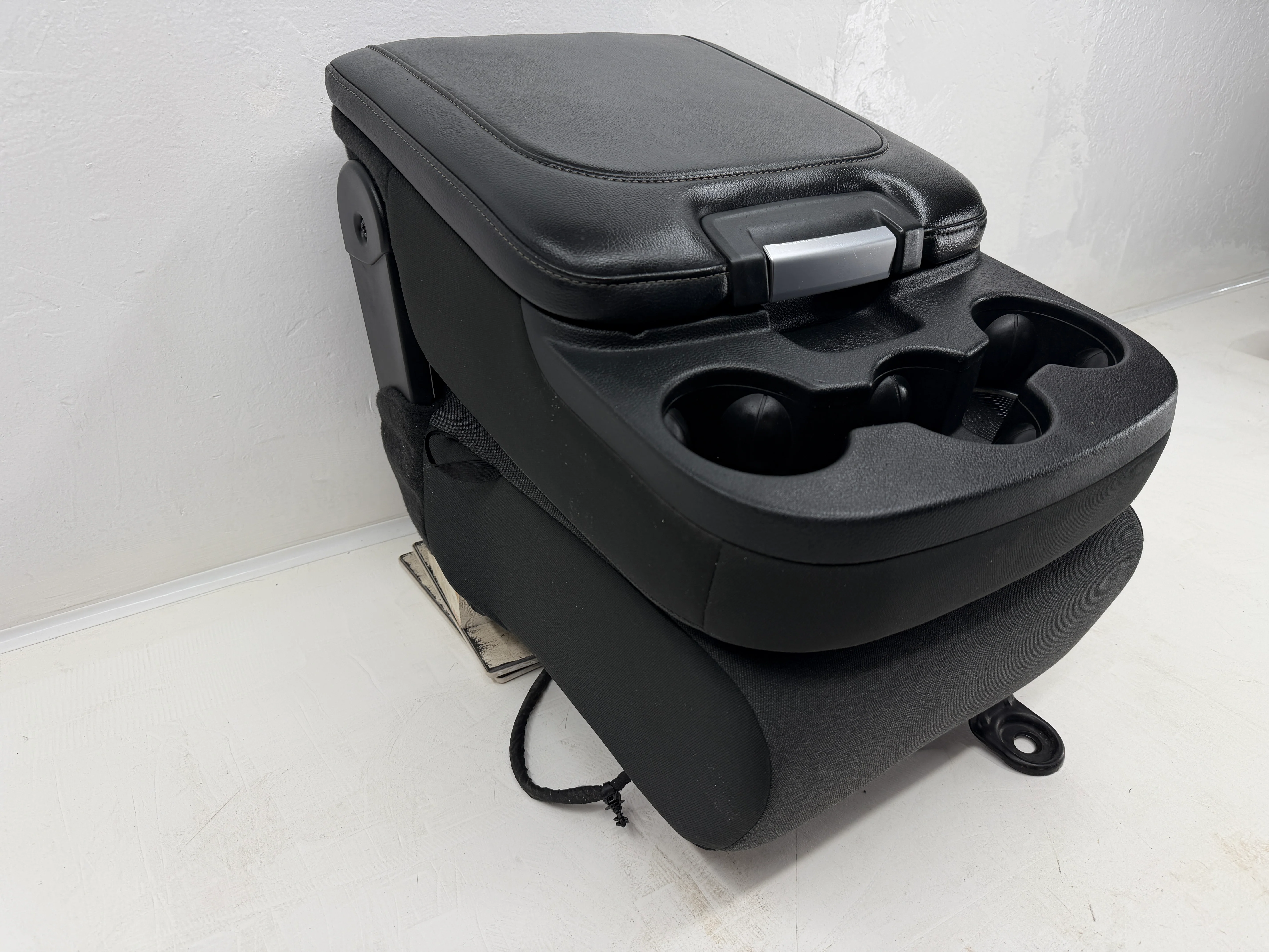 Ram Jump Seat, 2019-2024 Gray Cloth Console, upper Storage #3034 - Image 4